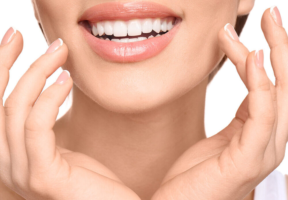 A Hollywood smile is a cosmetic dental treatment that gives perfectly aligned, white, and bright teeth. It creates a flawless, confident, and radiant smile.